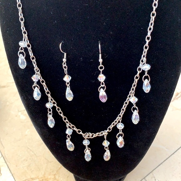 Gorgeous Austrian Crystal set necklace,earginsNWOT Liz Palacios inspired - Picture 10 of 17